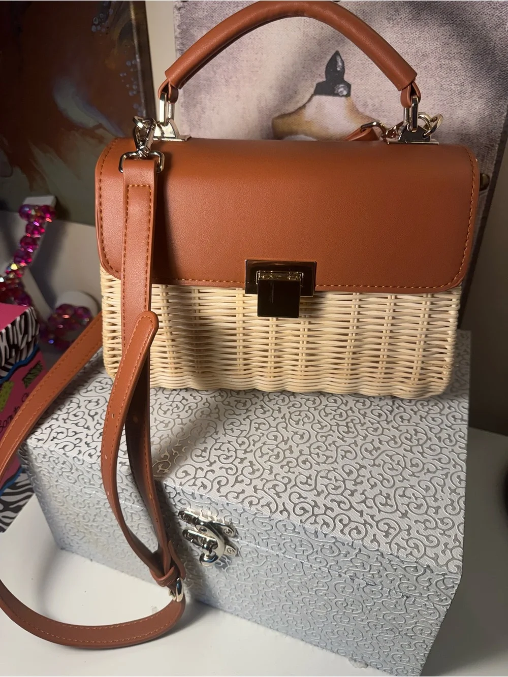 Tommy Bahama Stylish Woven Top-Handle Bag in Tan and Cream - Picture 2 of 11